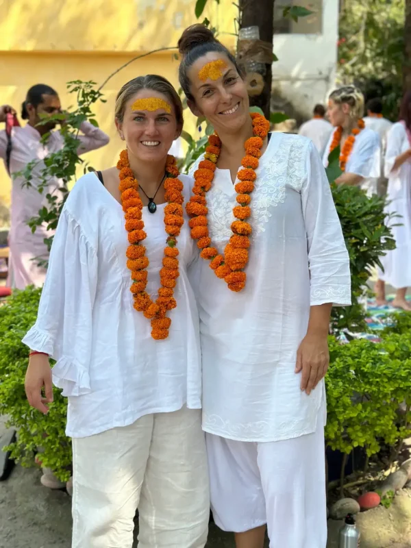 yoga-students-orientation-with-tilak-and-garland-ceremony-.webp